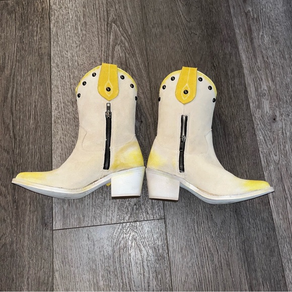 NWOB Circle G Painted Leaf Studded Western Cowgirl Boots Size 5 - Picture 5 of 11